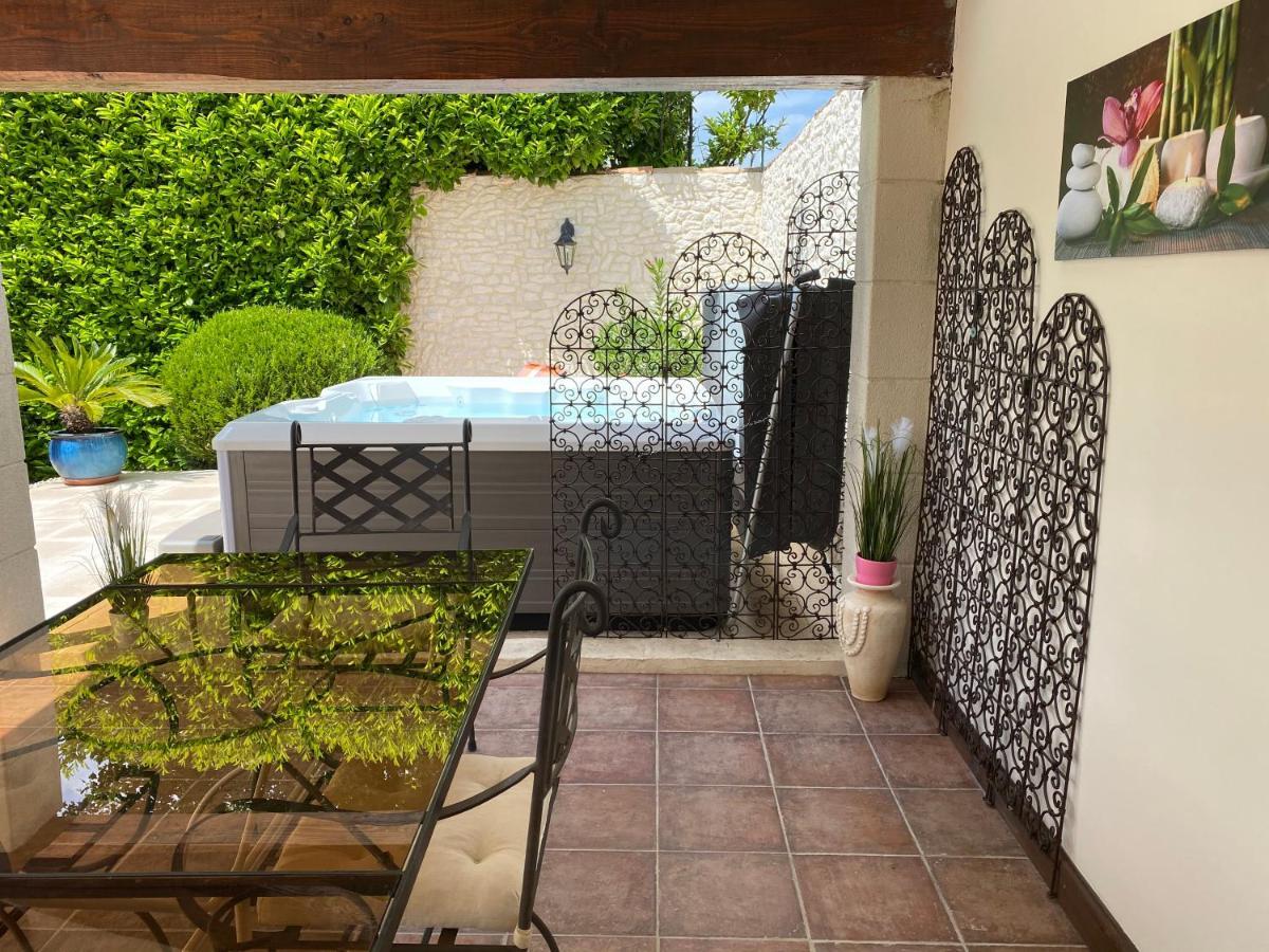 Mas Beau Soleil&Spa Gîtes de Charme avec Jacuzzi Privé Saint-Rémy-de-Provence Exterior foto
