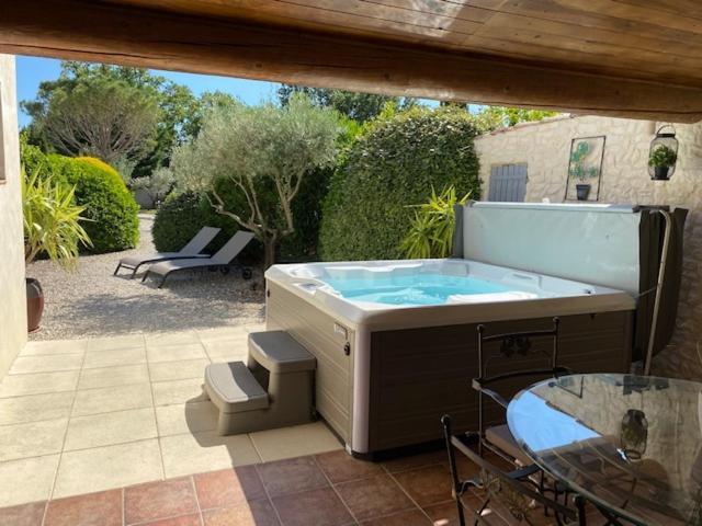 Mas Beau Soleil&Spa Gîtes de Charme avec Jacuzzi Privé Saint-Rémy-de-Provence Exterior foto